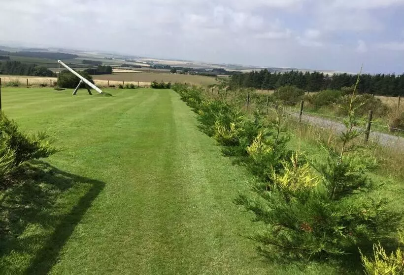Orange Yurt With Hot Tub  Sleeps 3, Parking & Wifi