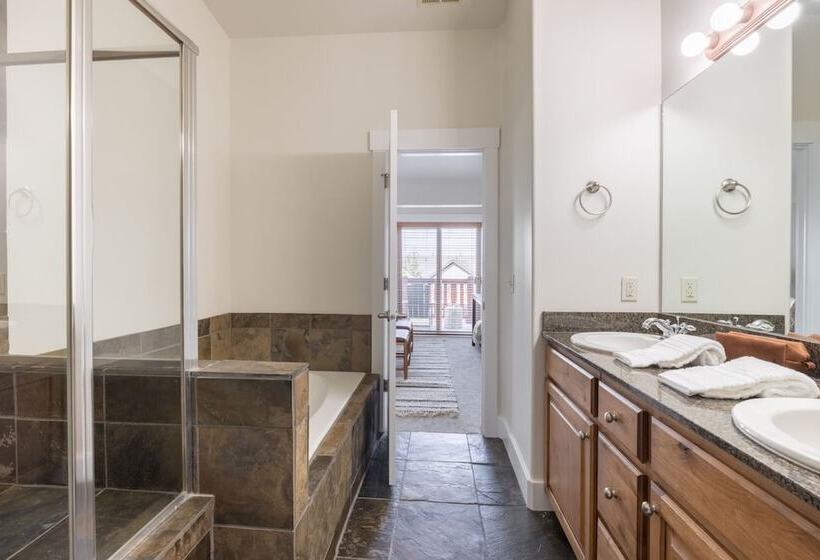 Douglas By Avantstay Charming Townhouse Mins From Deer Valley Resort