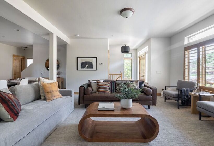 Douglas By Avantstay Charming Townhouse Mins From Deer Valley Resort