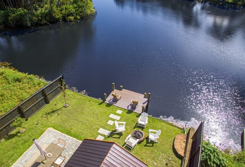 Edgewater By Avantstay Gorgeous Character Lakefront Home W/ Private Dock