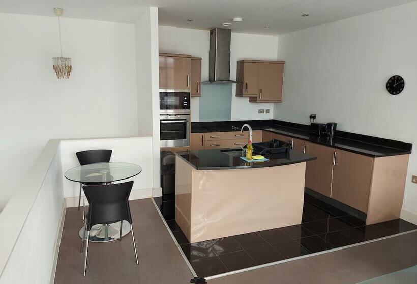 Feel At Home Nottingham