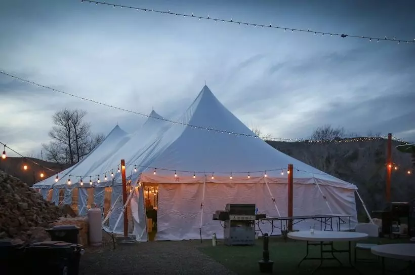 Hotelli Creekside Lodge And Cabins