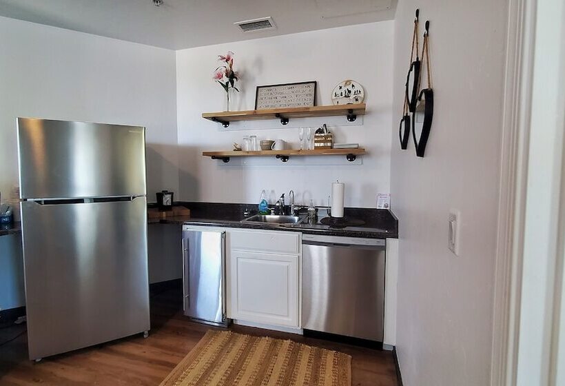 فندق Creekside Lodge And Cabins