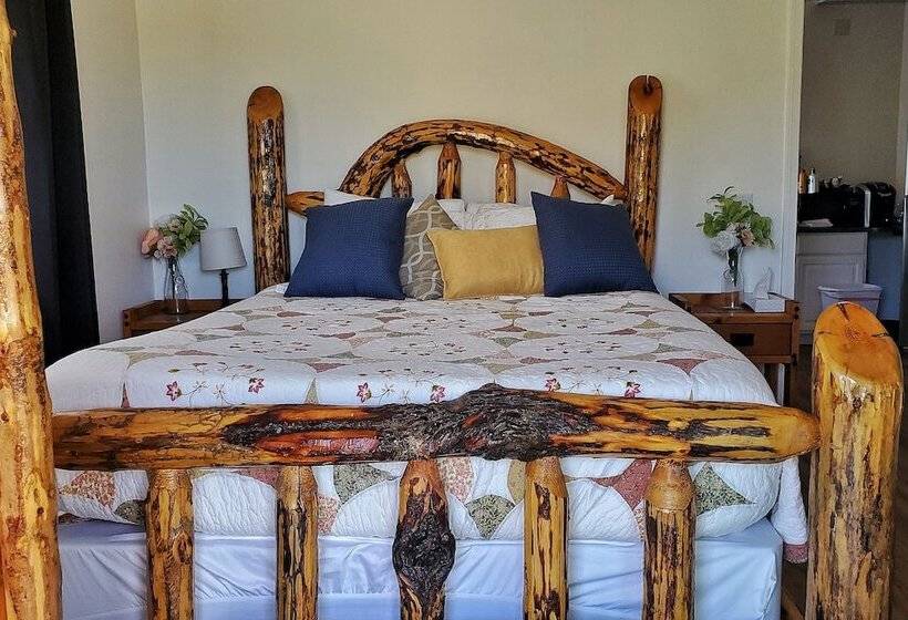 فندق Creekside Lodge And Cabins