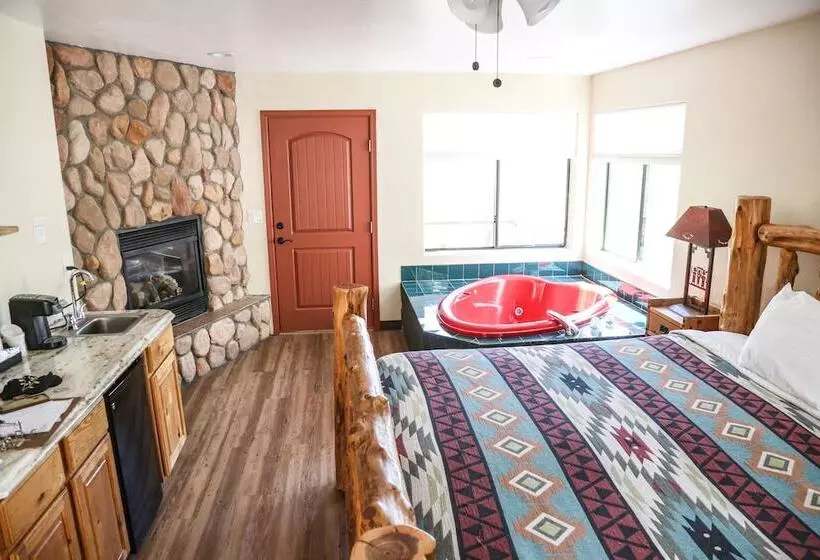 Hotelli Creekside Lodge And Cabins