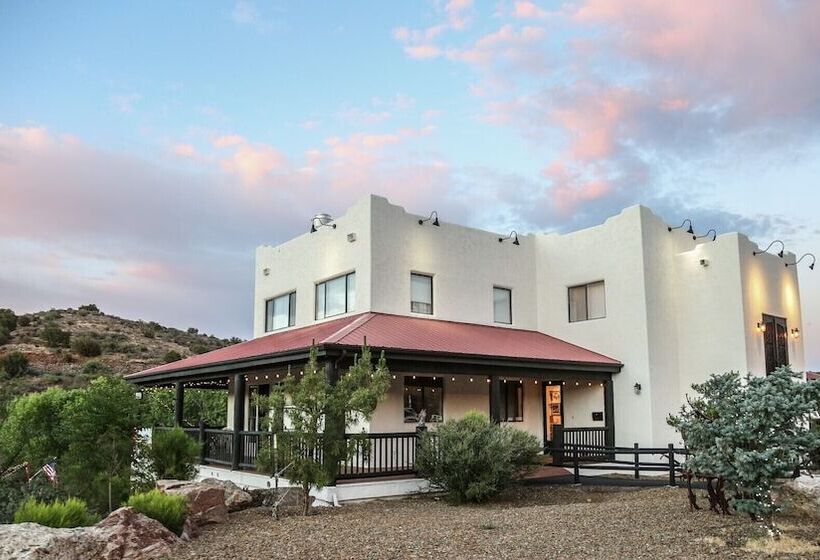 فندق Creekside Lodge And Cabins