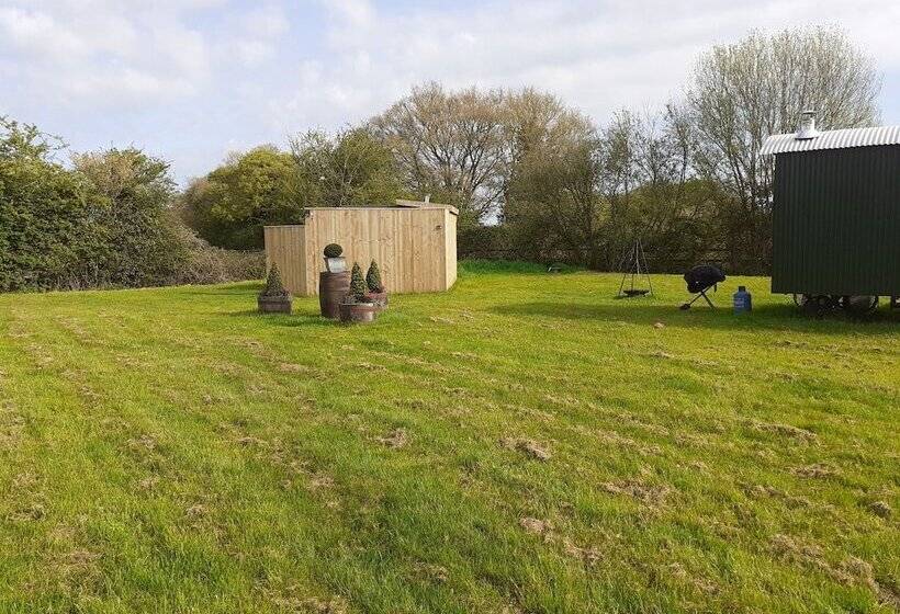 호텔 Glamping In Wiltshire In Our Luxury Shepherds Hut