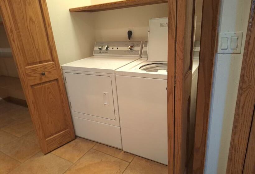 Отель The Devlin