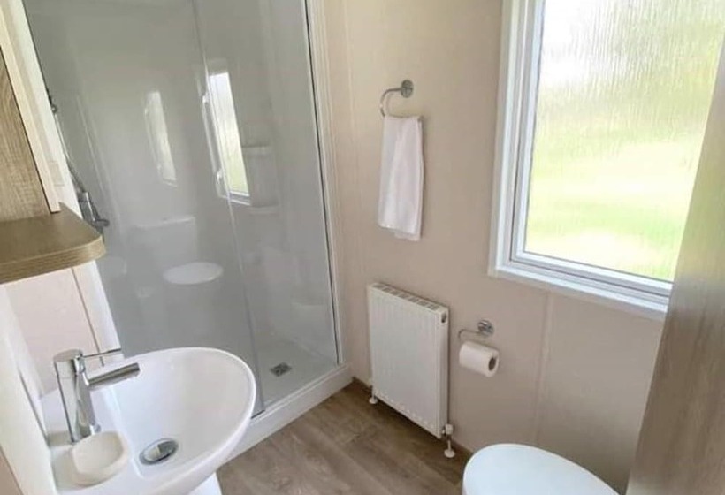 Impeccable 3 Bed Cabin In Tattershall, Uk