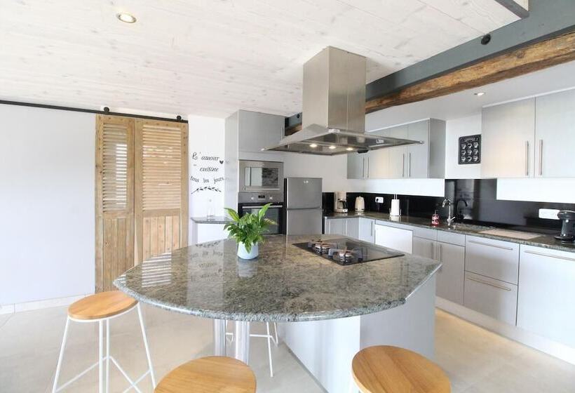 פנסיון Au Tour Des Sens