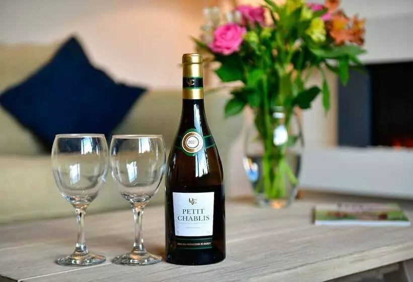 Majatalo Just Stay Wales   Heatherslade House