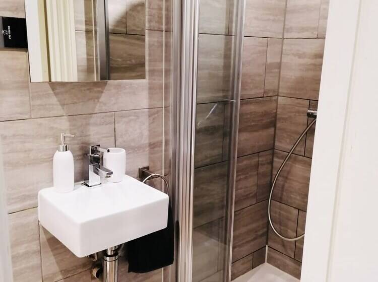 レジデンス Lovely And Spacious House In South London