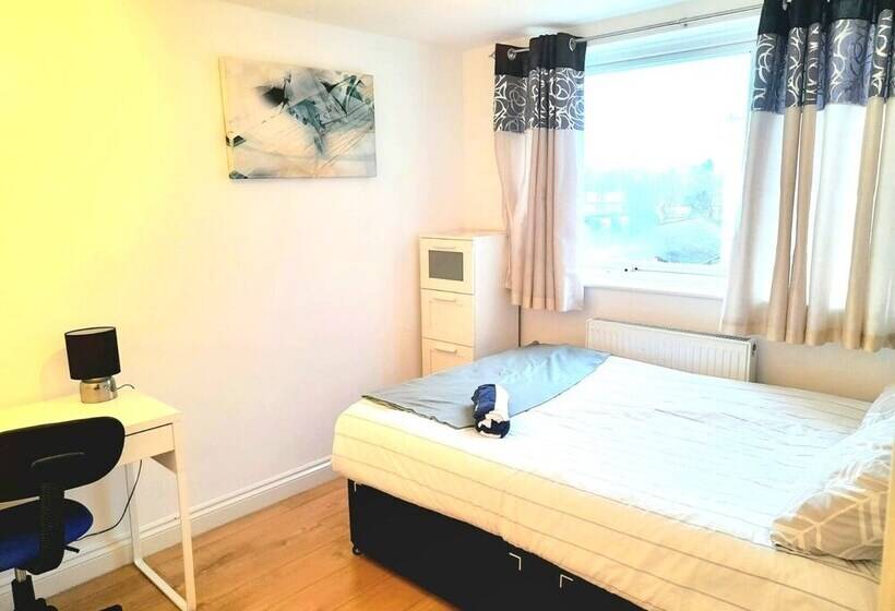 レジデンス Lovely And Spacious House In South London