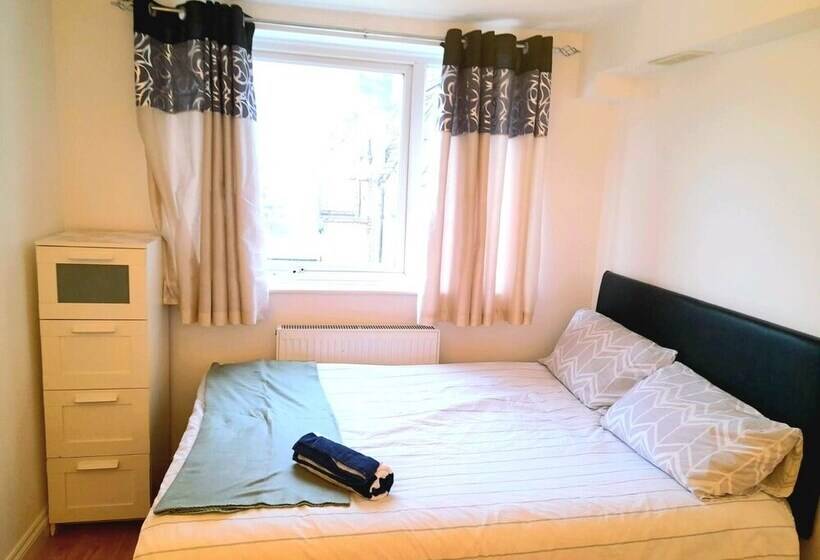 レジデンス Lovely And Spacious House In South London