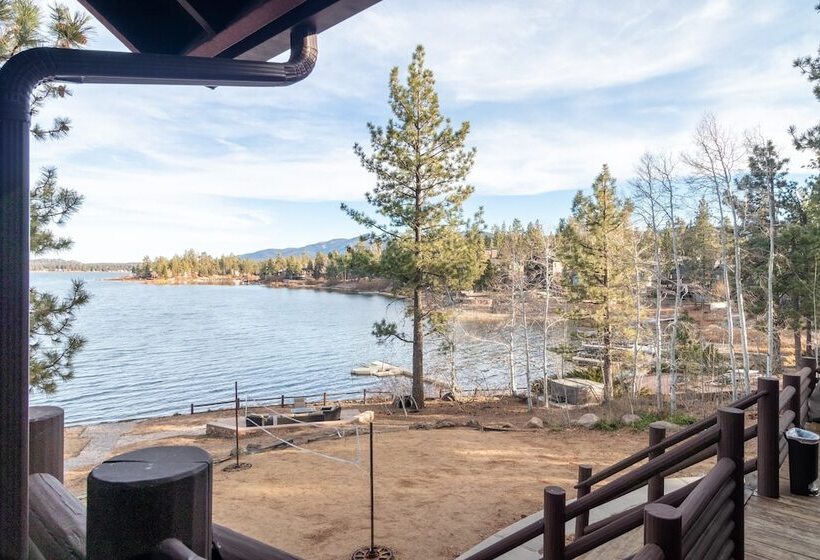 Shoreline Lakehouse By Avantstay Majestic Lakefront Cabin W/ Hot Tub & Fire Pit!