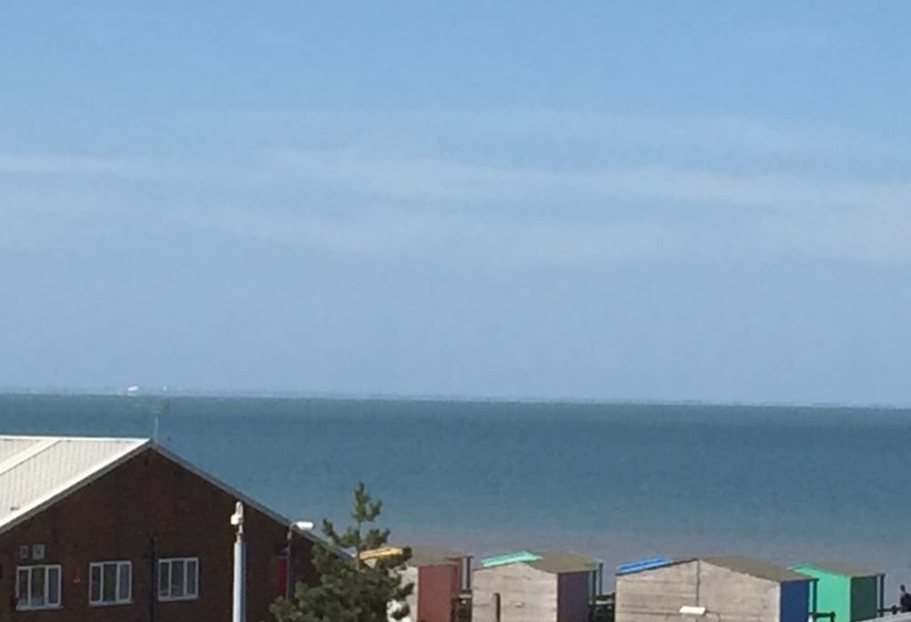 مبيت وإفطار The Seaview Snug