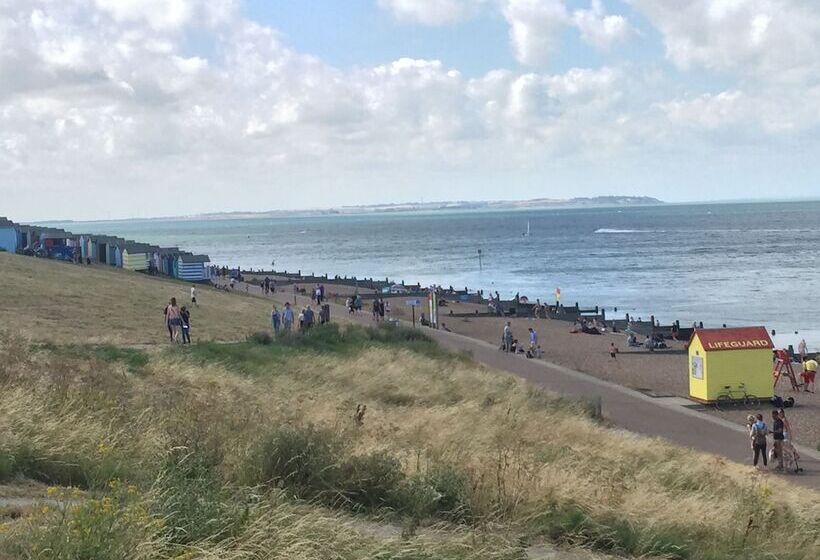 مبيت وإفطار The Seaview Snug