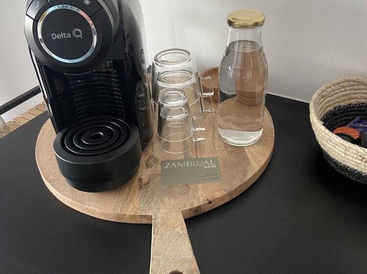 민박 Zambujal Suites