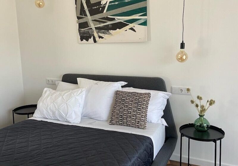 민박 Zambujal Suites