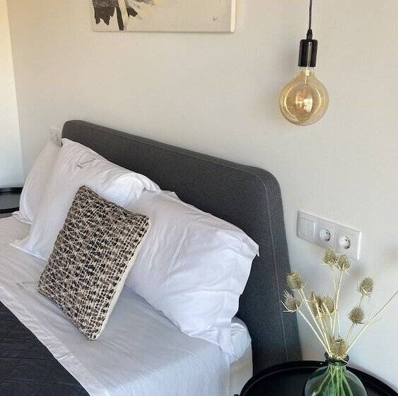 민박 Zambujal Suites