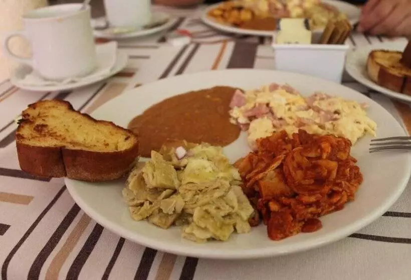 El Camino Hotel & Suites