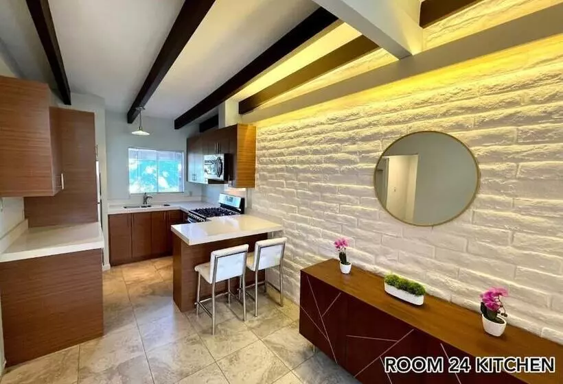 هتل Atrium Palm Springs   Gay Men S Resort