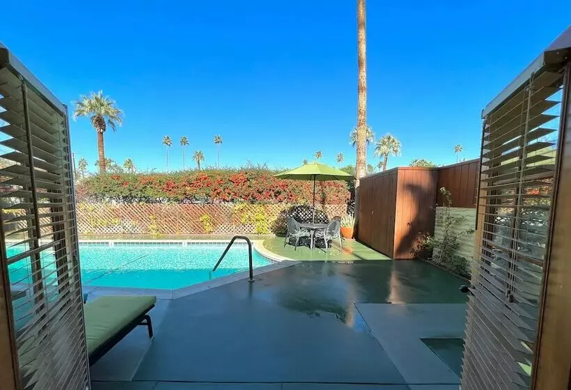 هتل Atrium Palm Springs   Gay Men S Resort