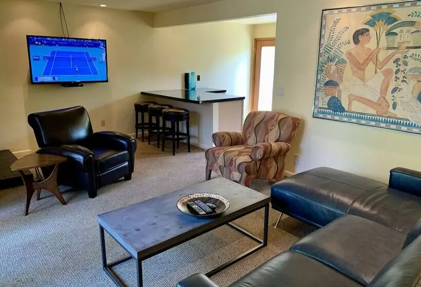 هتل Atrium Palm Springs   Gay Men S Resort