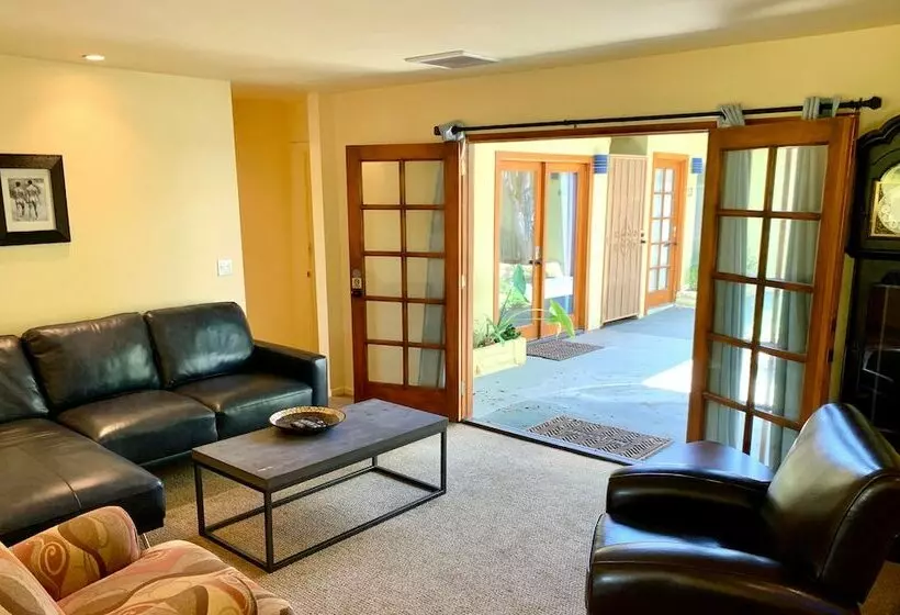 هتل Atrium Palm Springs   Gay Men S Resort