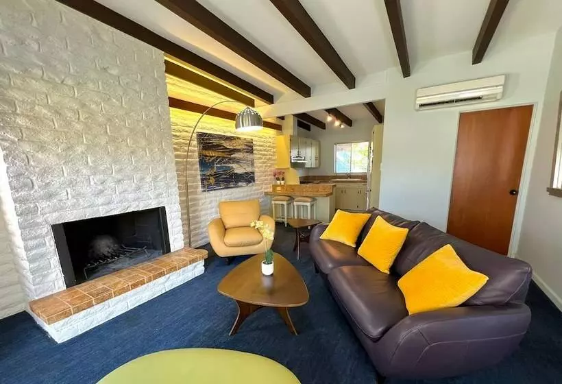 هتل Atrium Palm Springs   Gay Men S Resort