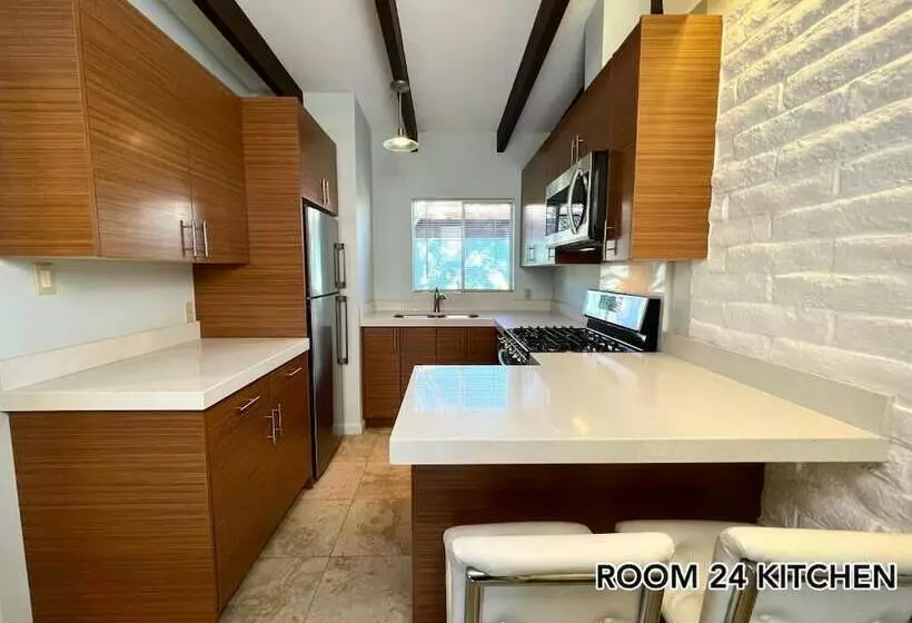 هتل Atrium Palm Springs   Gay Men S Resort