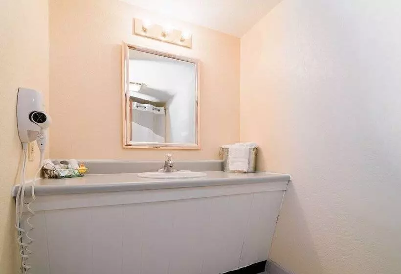 ホテル Battle Creek Lodge