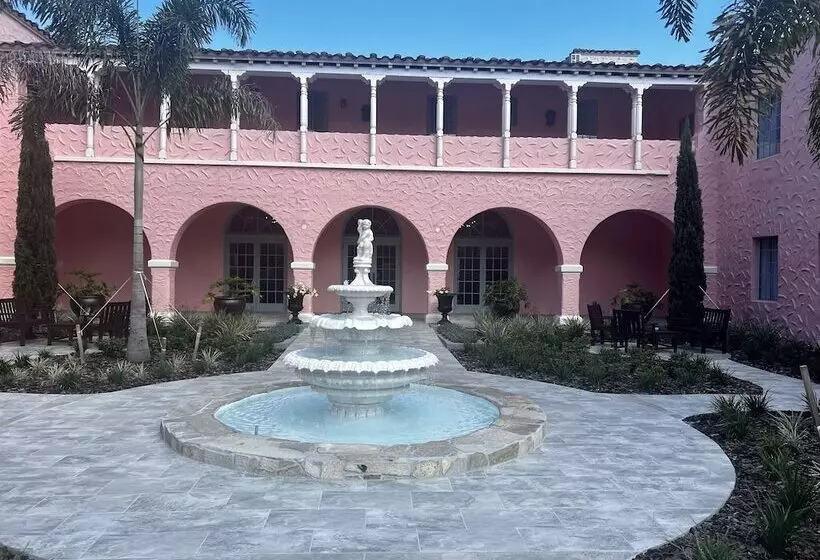 Hotelli The Hacienda