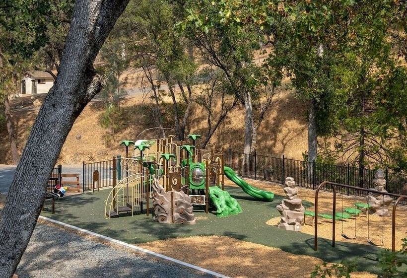 Sunshine Cabin Relaxation Awaits When You Visit The Sunshine Cabin. After A Day Exploring Nearby M