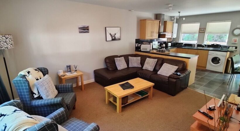 Ben Reoch Cottage  Loch Lomond & Arrochar Alps