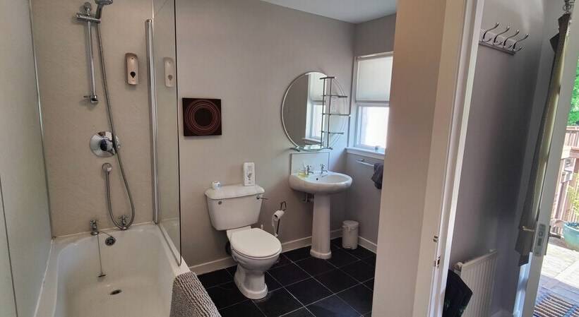 Ben Reoch Cottage  Loch Lomond & Arrochar Alps