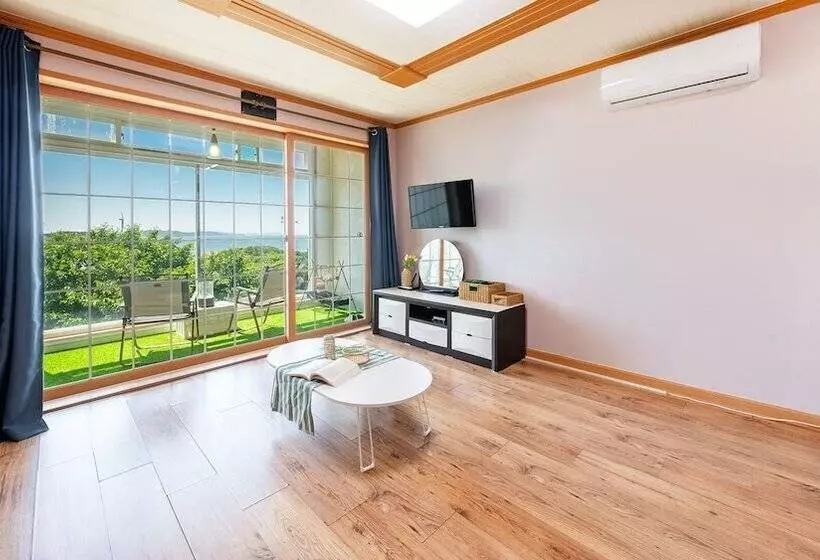 Yeongheungdo Noeul&bada Pension