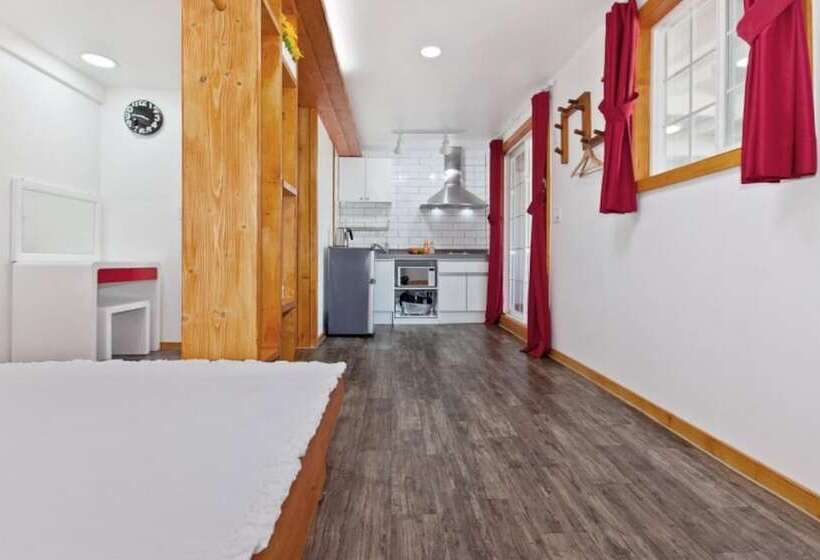 Goseong Haemaji Pension