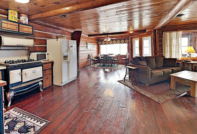 Grand Pines Cabin Number 2