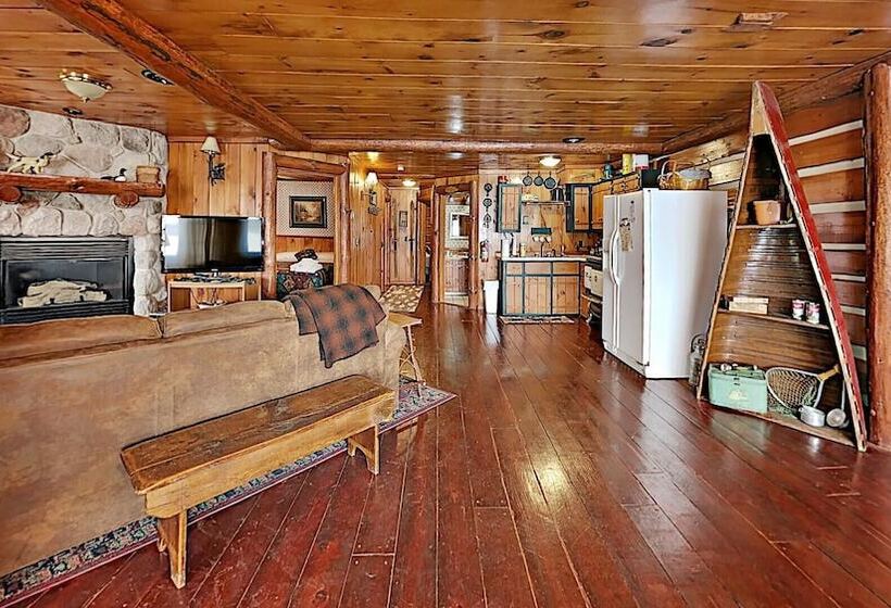 Grand Pines Cabin Number 2