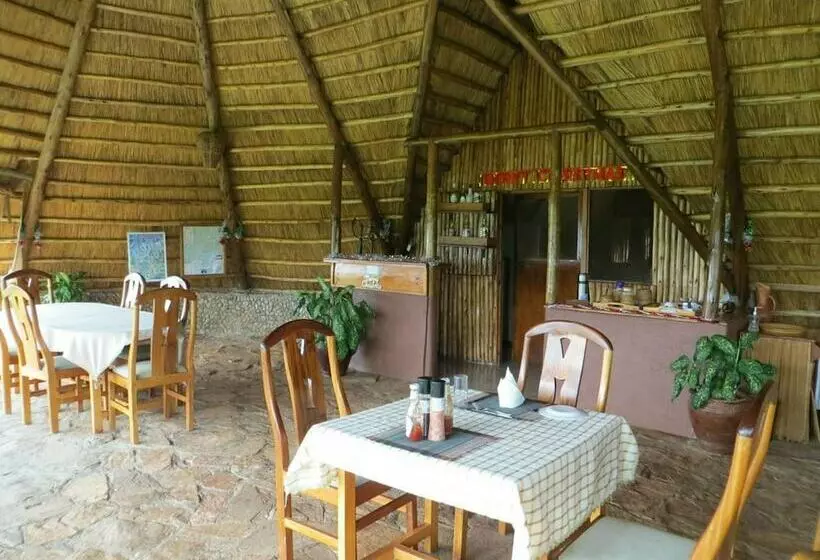 هتل Ngamba Island Tented Camp