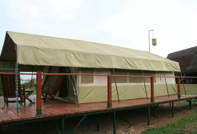 هتل Ngamba Island Tented Camp