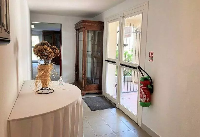 ホテル Orangerie Du Château Marith