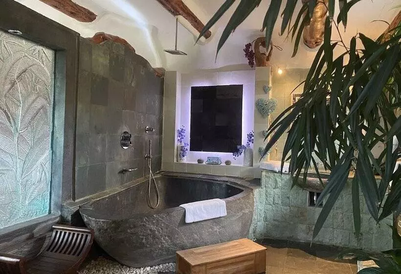 Majatalo Domaine De Piscia