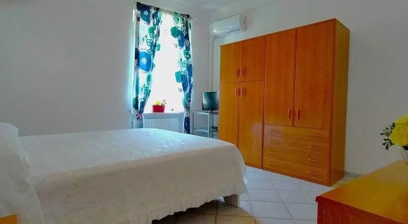 Residenssi Cozy Private House   Trekking Lovers   Town View