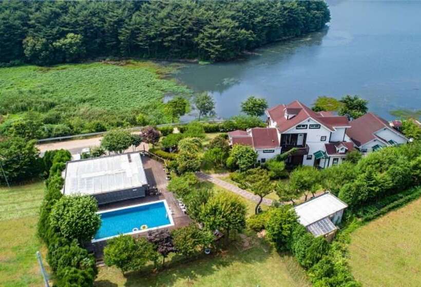 Taean The Nature And Lake Pension