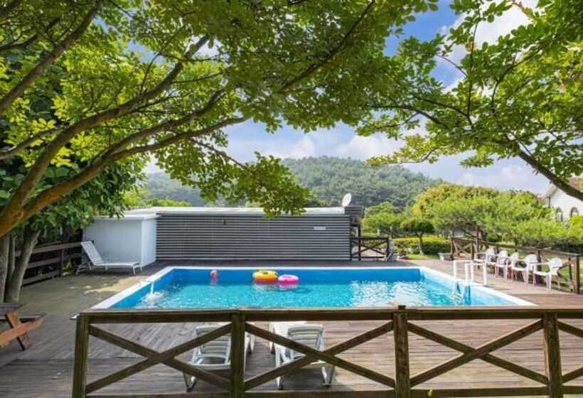 Taean The Nature And Lake Pension