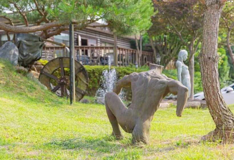 Taean The Nature And Lake Pension