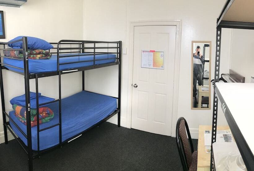 Dolphin Retreat Bunbury Hostel