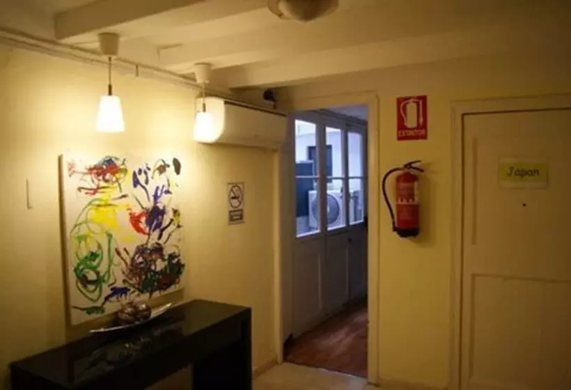 Общежитие Palace Guesthouse